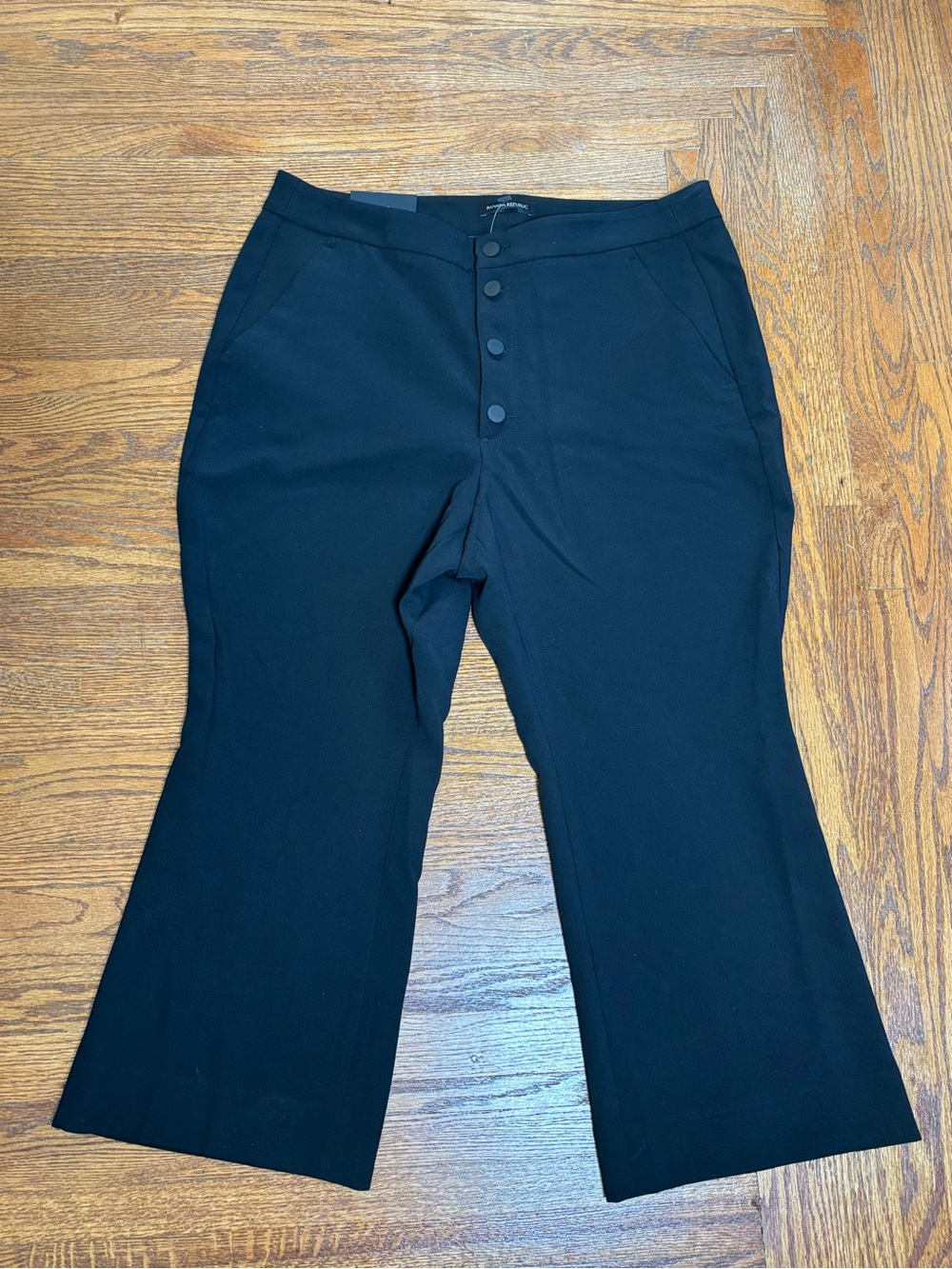 Banana Republic High Rise Crop Flare - Black - Size 16S - NWT
